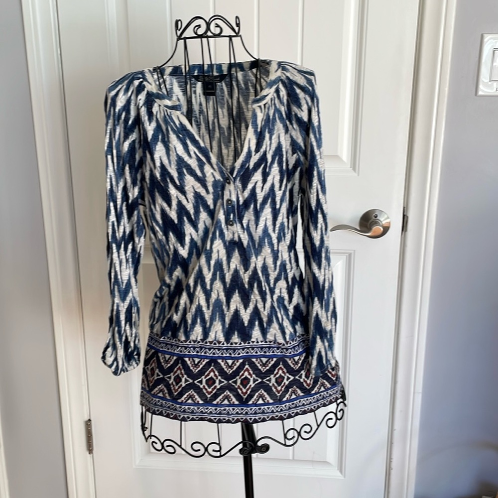 Lucky Brand Blue and White Top - Picture 2 of 6